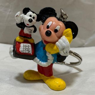 ディズニー(Disney)のミッキーの電話で電話するミッキー 🐭💕キーホルダー(キャラクターグッズ)