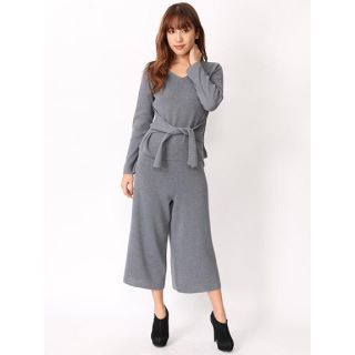 セシルマクビー(CECIL McBEE)のVネック前しばりニットアップ 新品(セット/コーデ)