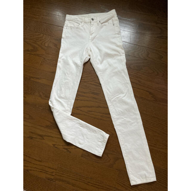 GU GU ホワイトスキニーパンツ 58 (美品)の通販 by J shop|ジーユーならラクマ GU スキニーパンツ白 58サイズ