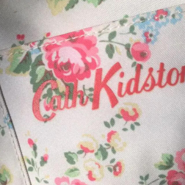 Cath Kidston(キャスキッドソン)のキャスキッドソン　化粧ポーチ レディースのファッション小物(ポーチ)の商品写真
