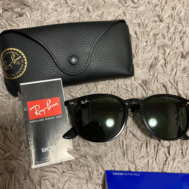 Ray-Ban(レイバン)の値下げ中☆レイバン　サングラス　ブラック　レディース レディースのファッション小物(サングラス/メガネ)の商品写真