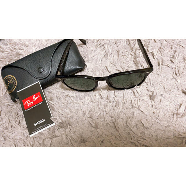 Ray-Ban(レイバン)の値下げ中☆レイバン　サングラス　ブラック　レディース レディースのファッション小物(サングラス/メガネ)の商品写真