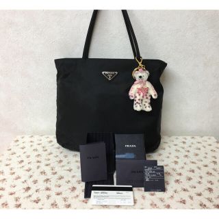 プラダ(PRADA)の★プラダ ホワイトベアチャーム★(キーホルダー)