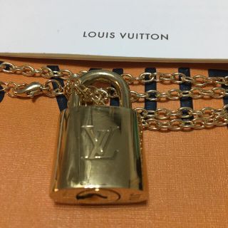 ルイヴィトン(LOUIS VUITTON)のルイヴィトン　カデナ　南京錠ネックレス　新品ネックレス(ネックレス)