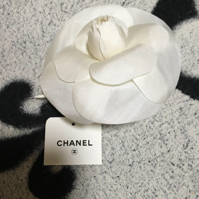 CHANEL(シャネル)のシャネルのカメリア レディースのアクセサリー(ブローチ/コサージュ)の商品写真