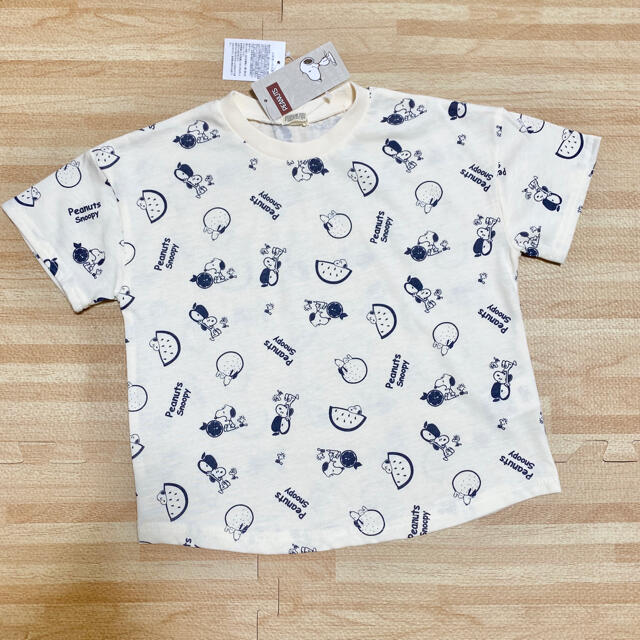 SNOOPY(スヌーピー)の【新品】スヌーピー  総柄 半袖 Tシャツ　110 キッズ/ベビー/マタニティのキッズ服男の子用(90cm~)(Tシャツ/カットソー)の商品写真