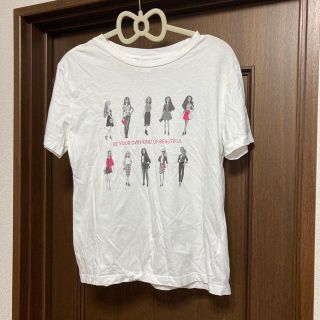 バービー(Barbie)のBarbie ＧＵ　コラボ　白Tシャツ(Tシャツ(半袖/袖なし))