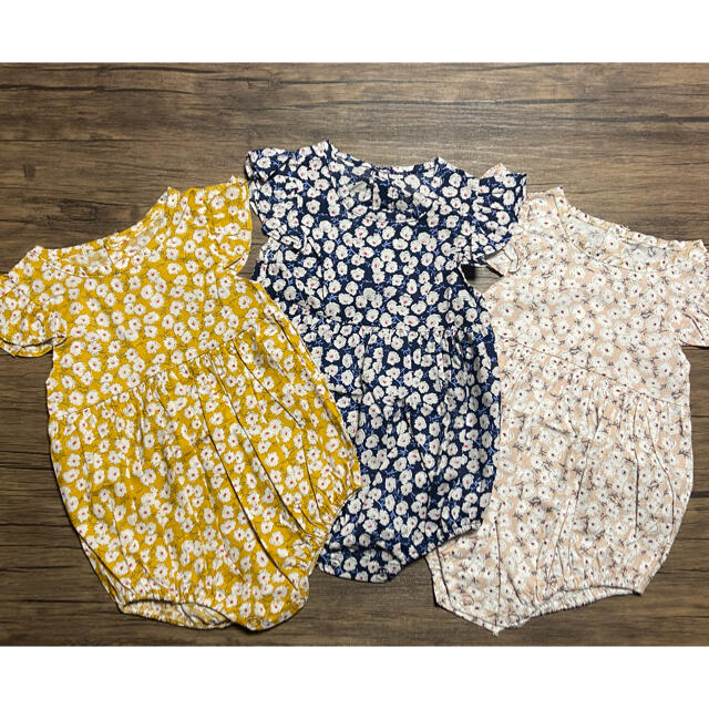 小花柄ベビーロンパース✳︎ ネイビー　90 キッズ/ベビー/マタニティのキッズ服女の子用(90cm~)(ワンピース)の商品写真