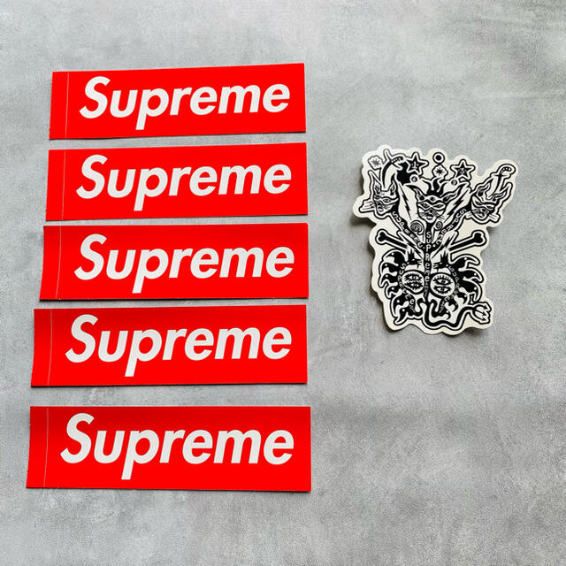 Supreme(シュプリーム)のsupreme シュプリーム ステッカー    セット　ボックスロゴ　カウズ エンタメ/ホビーのコレクション(ノベルティグッズ)の商品写真