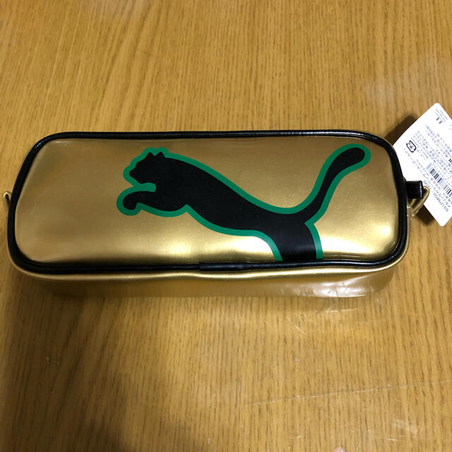 PUMA(プーマ)の・プーマ　メタリックカラーペンケース（ゴールド） ６９１ＰＭＧＬ PUMA インテリア/住まい/日用品の文房具(ペンケース/筆箱)の商品写真