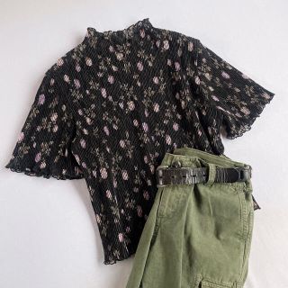 サンタモニカ(Santa Monica)のused レトロ プリーツ 花柄 トップス 古着 ヴィンテージ vintage(Tシャツ(半袖/袖なし))