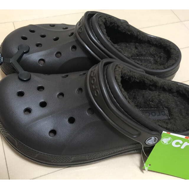 crocs(クロックス)の【新品(タグ付き)】クロックス(CROCS) レイレンラインド　茶　27.0cm メンズの靴/シューズ(サンダル)の商品写真