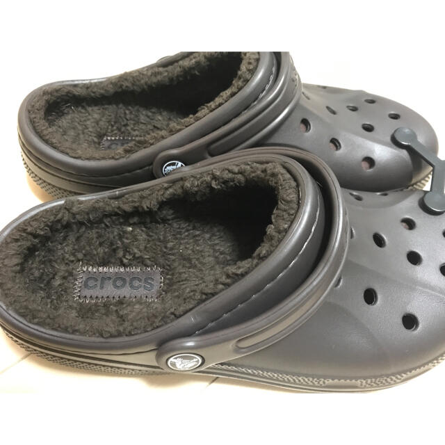 crocs(クロックス)の【新品(タグ付き)】クロックス(CROCS) レイレンラインド　茶　27.0cm メンズの靴/シューズ(サンダル)の商品写真