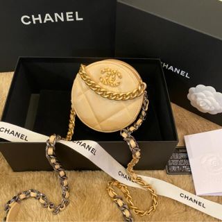 シャネル(CHANEL)のCHANEL19 チェーンクラッチ(ショルダーバッグ)