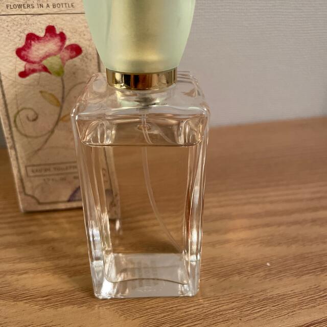 LAZY SUSAN(レイジースーザン)のフローレ　オードトワレ　50ml コスメ/美容の香水(香水(女性用))の商品写真