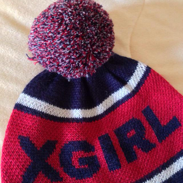 X-girl(エックスガール)のX-girlポンポン付きニット帽 レディースの帽子(ニット帽/ビーニー)の商品写真