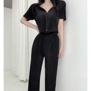 スタイルナンダ(STYLENANDA)の【予約商品】《2カラー》プリーツ　セットアップ　韓国ファッション(セット/コーデ)