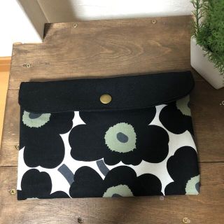 マリメッコ(marimekko)のマルチポーチ　マルチケース　ハンドメイド　  ポーチ　ウニッコ　マリメッコ (ポーチ)