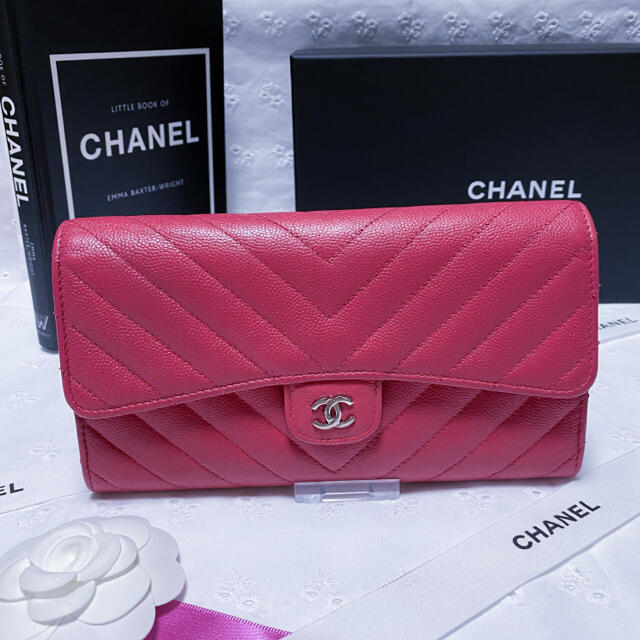 CHANEL(シャネル)の【専用】シャネル 長財布 シェブロン Vステッチ キャビアスキン レディースのファッション小物(財布)の商品写真