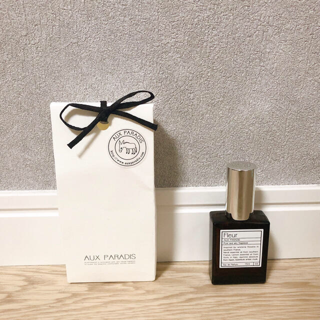 AUX PARADIS(オゥパラディ)のaux paradis フルール 15ml コスメ/美容の香水(香水(女性用))の商品写真