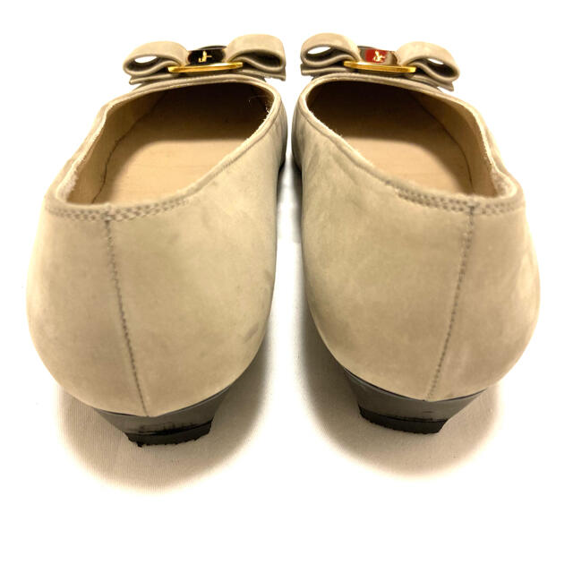 Salvatore Ferragamo(サルヴァトーレフェラガモ)のサルヴァトーレフェラガモ　FERRAGAMO  パンプス　スエード　エナメル レディースの靴/シューズ(ハイヒール/パンプス)の商品写真