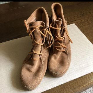 ミネトンカ(Minnetonka)のミネトンカ    フリンジ付きショートブーツ(ブーツ)