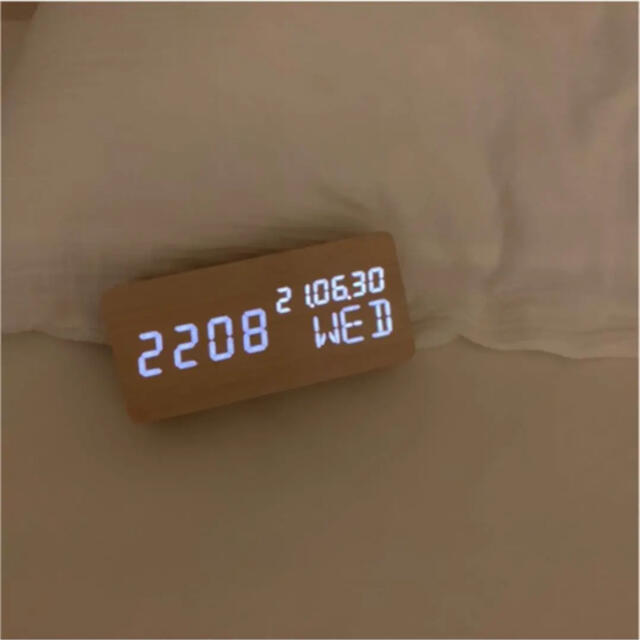 置き時計　木目調LED時計　北欧インテリア インテリア/住まい/日用品のインテリア小物(置時計)の商品写真