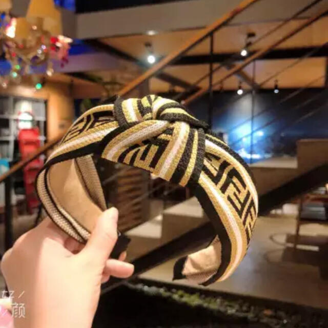 FENDI フェンディ カシミアカチューシャ 直販割引品 | www