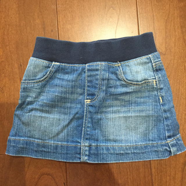 Old Navy(オールドネイビー)のオールドネイビー デニムスカート インナーパンツ付き 18〜24M 85㎝ キッズ/ベビー/マタニティのベビー服(~85cm)(スカート)の商品写真