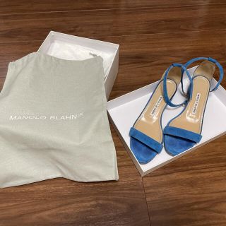 マノロブラニク(MANOLO BLAHNIK)のマノロブラニク⭐︎ サイズ37 ブルー　スエードサンダル⭐︎超美品(サンダル)