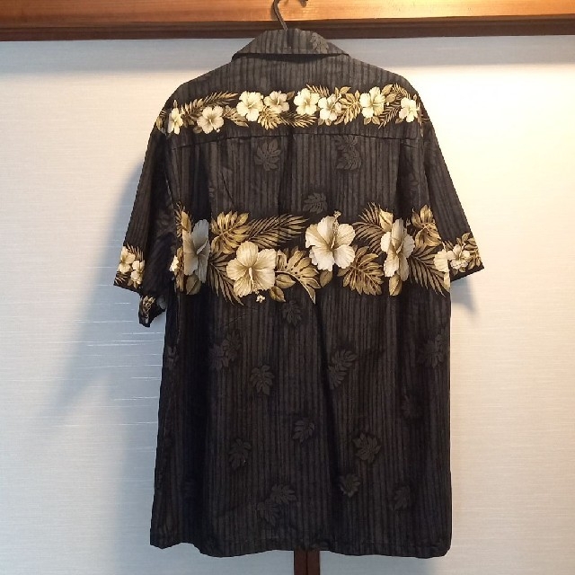 お値引きBlue Hawaii綿アロハシャツ黒灰ストライプ花葉柄M新品未使用 メンズのトップス(シャツ)の商品写真