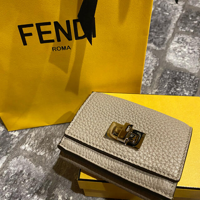 FENDI 三つ折財布の通販 by cha's shop｜フェンディならラクマ - FENDI 正規品即納