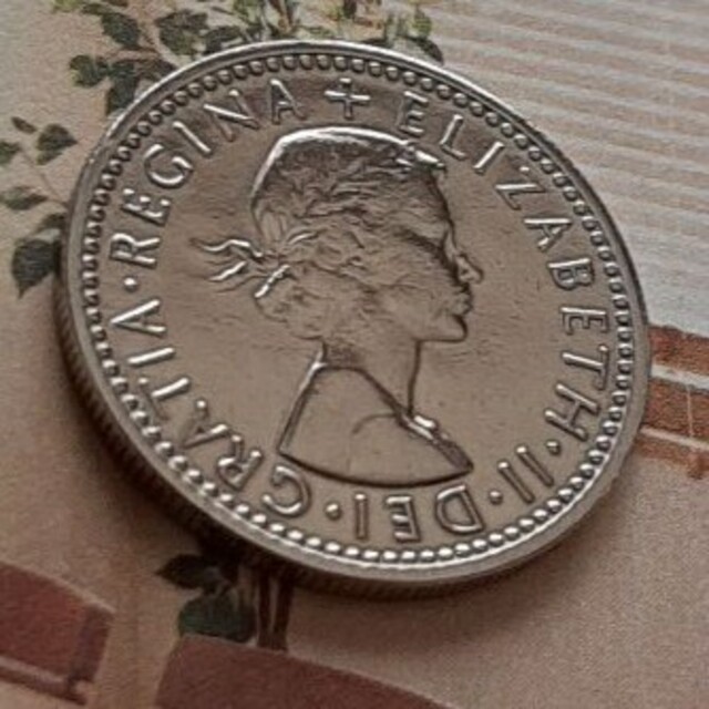 幸せのシックスペンス イギリス 1964年 ラッキー6ペンス 英国コイン 美品での通販 by Daniel ｜ラクマ