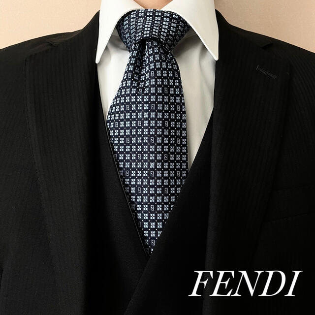 FENDI(フェンディ)のFENDI ネクタイ　送料無料 メンズのファッション小物(ネクタイ)の商品写真