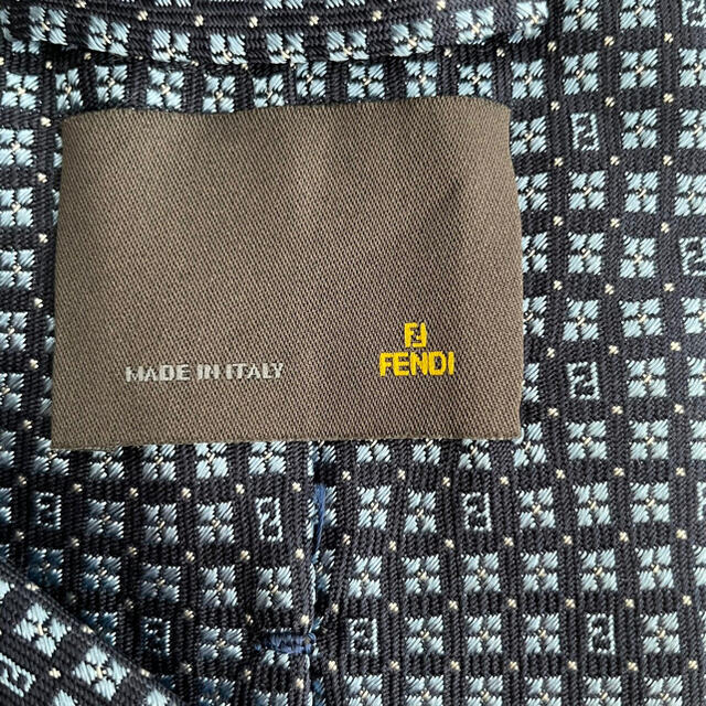 FENDI(フェンディ)のFENDI ネクタイ　送料無料 メンズのファッション小物(ネクタイ)の商品写真