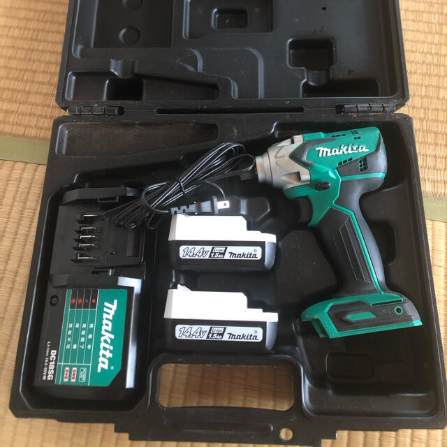 マキタ(Makita) 充電式インパクトドライバ（黒）14.4V バッテリ・充電