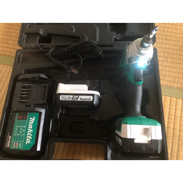 マキタ　インパクトドライバー　14.4v 充電器　バッテリーセット 3