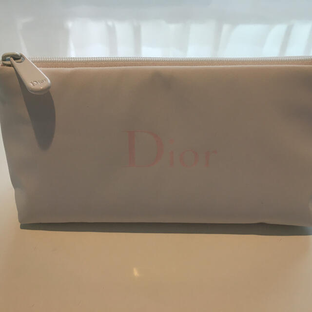 Dior(ディオール)のディオール  ポーチ　ホワイト　軽量 レディースのファッション小物(ポーチ)の商品写真