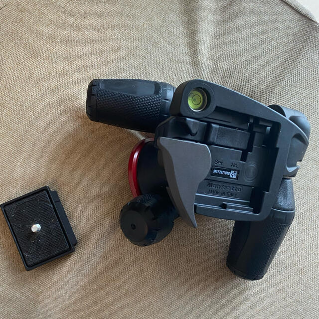 Manfrotto(マンフロット)のマンフロット　MH804-3W ベーシック3ウェイ雲台　クイックリリース スマホ/家電/カメラのカメラ(その他)の商品写真