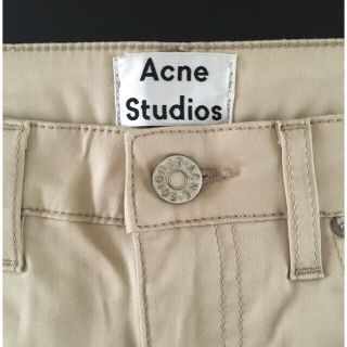 アクネ(ACNE)の☆ほぼ未使用☆Acne Studios パンツ ベージュ　サイズ32(XXS)(スキニーパンツ)