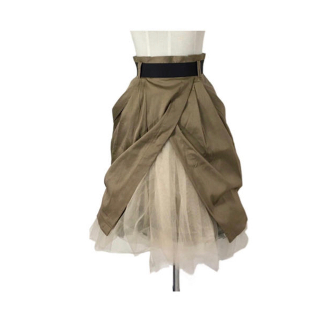 LANVIN en Bleu(ランバンオンブルー)の《ご成約》LANVIN チュールレースが裾から覗くお洒落な変形スリットスカート レディースのスカート(ひざ丈スカート)の商品写真