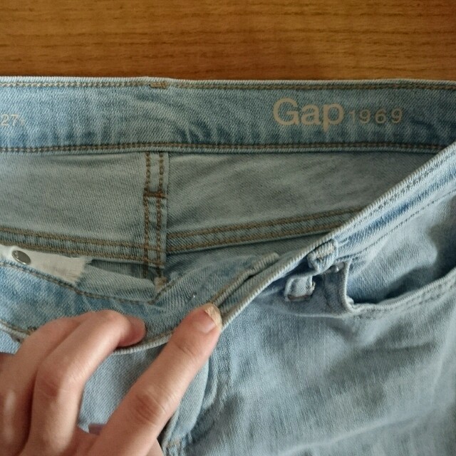 GAP(ギャップ)のGAP☆ダメージジーンズ☆ローリーズファーム、ヘザー、ジーナシス、マウジー レディースのパンツ(デニム/ジーンズ)の商品写真