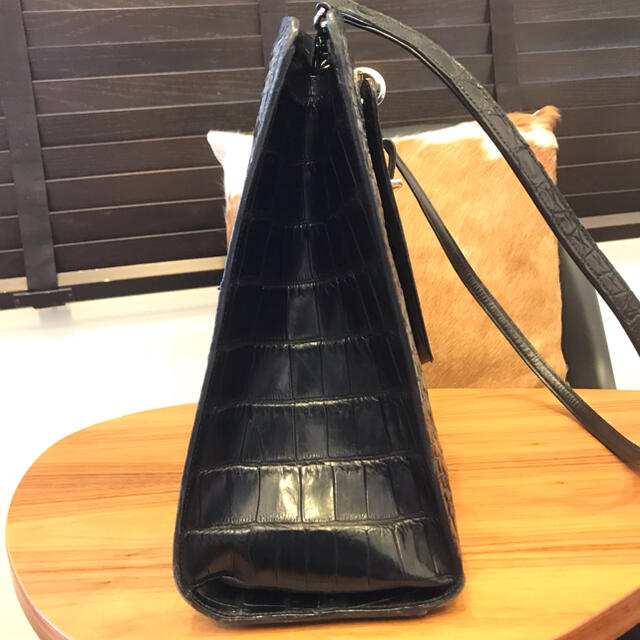 良品☆ リアル　クロコダイル ハンドバッグ  ショルダーバッグ　2WAY 黒 レディースのバッグ(トートバッグ)の商品写真