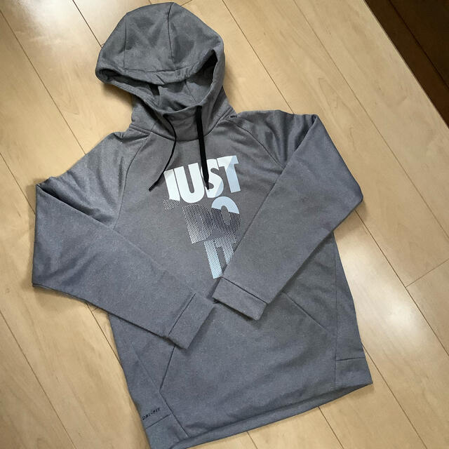 NIKE(ナイキ)のNIKE パーカー　M メンズのトップス(パーカー)の商品写真