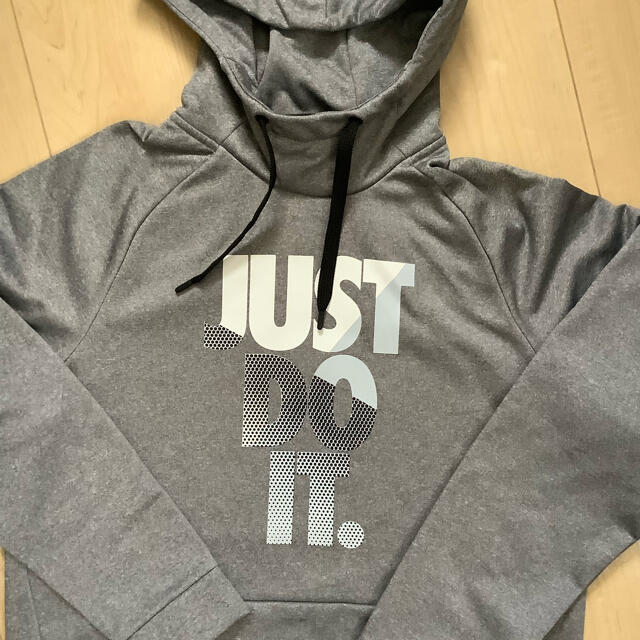 NIKE(ナイキ)のNIKE パーカー　M メンズのトップス(パーカー)の商品写真