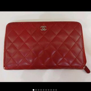 シャネル(CHANEL)のCHANEL　レッドカーフシルバーココマーク長財布　　　中古品(財布)