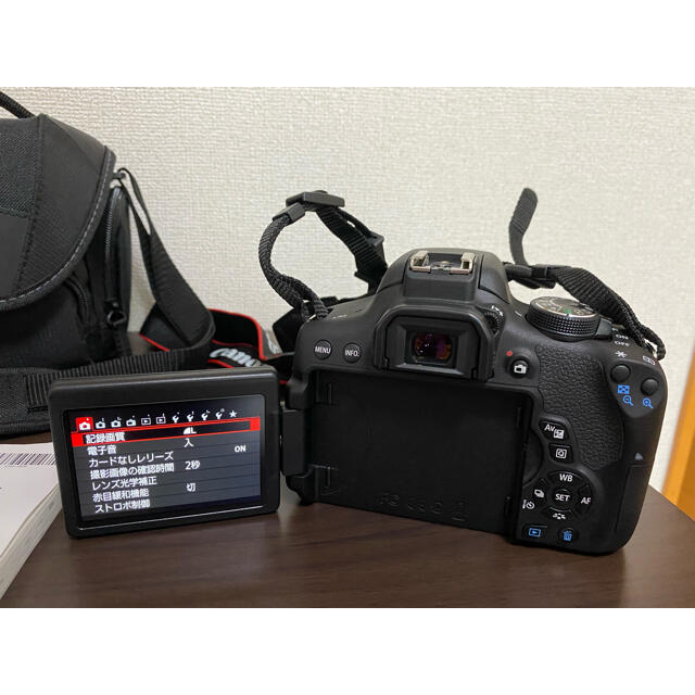 Canon EOS kiss X8i (W) 一眼レフ&カメラケース付