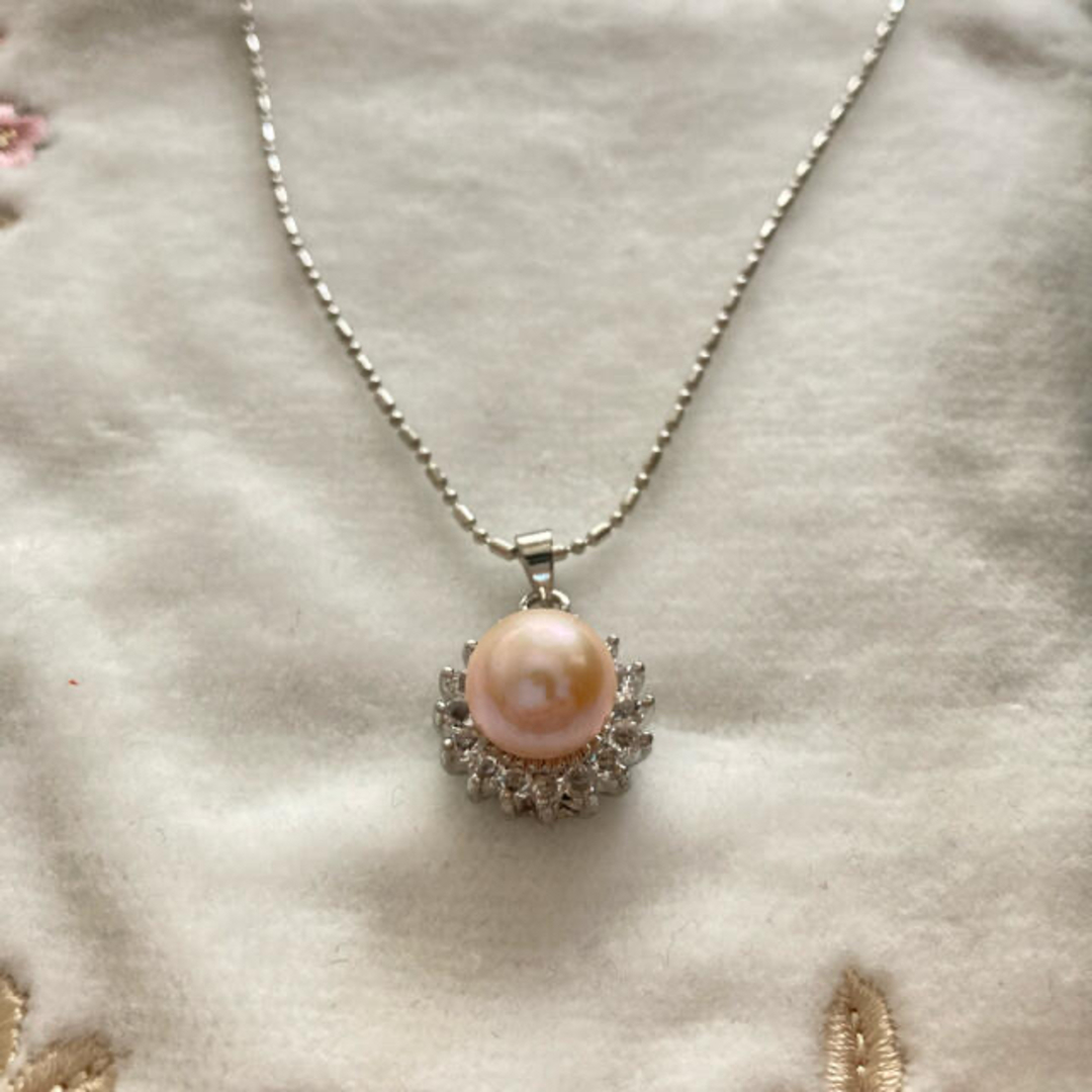 ネックレス 指輪 ブローチ くすみピンク 袋付き  レディースのアクセサリー(ブローチ/コサージュ)の商品写真
