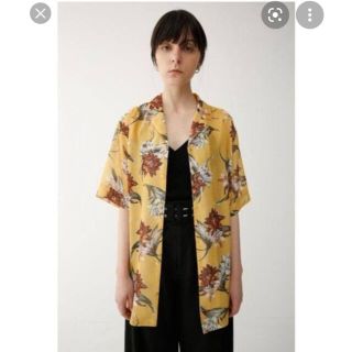 マウジー(moussy)のマウジー　　花柄　シャツ(シャツ/ブラウス(半袖/袖なし))