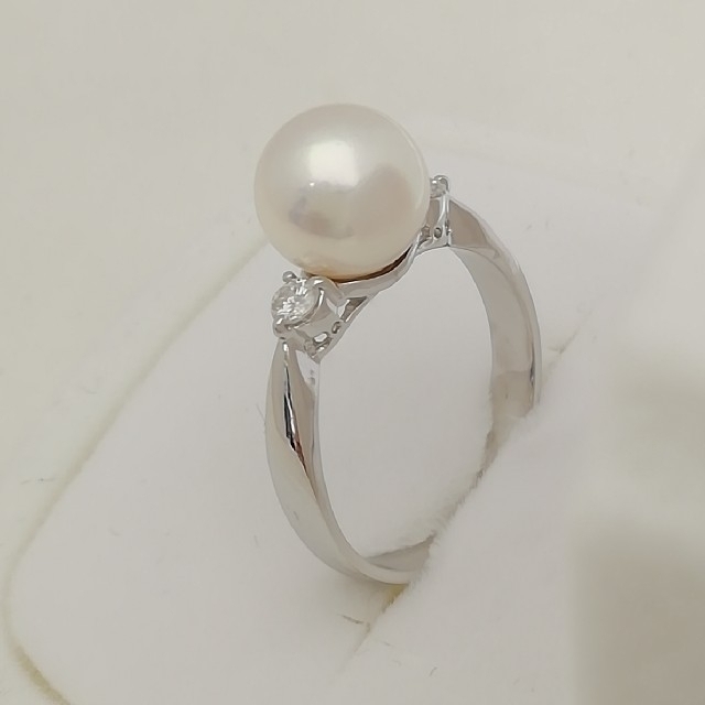 Pt900　⚪あこや真珠8.4㎜⚪ちょっぴり✨ダイヤ✨付きリング⚪シンプルの２ レディースのアクセサリー(リング(指輪))の商品写真